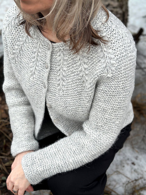 Kit de tricot - Raunioiset Cardigan par Suvi | Wallebeck Wool