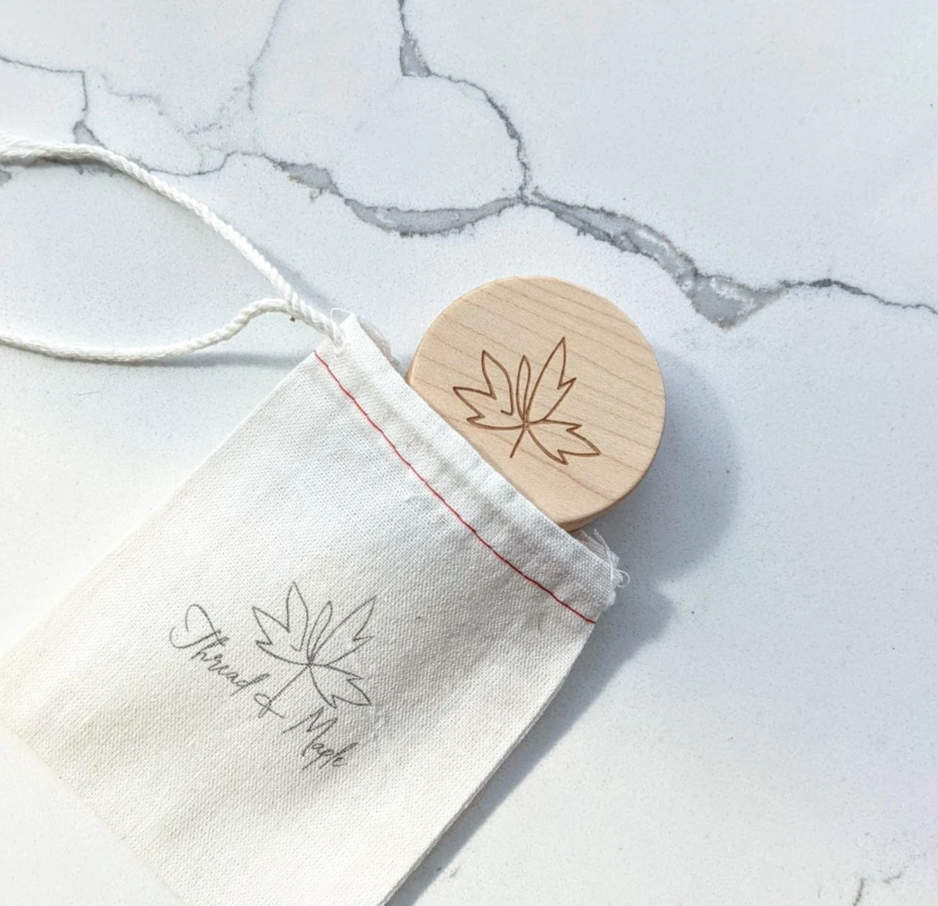 Maple Tape Measure - Ruban à mesurer en érable Thread & Maple