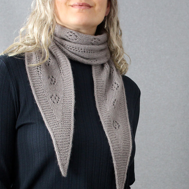 Kit de tricot - Claire Scarf par Lisa Hannes