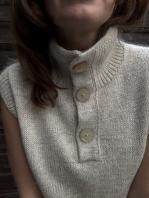 Kit de tricot - Mistfall Vest par Natalja Ledvanova