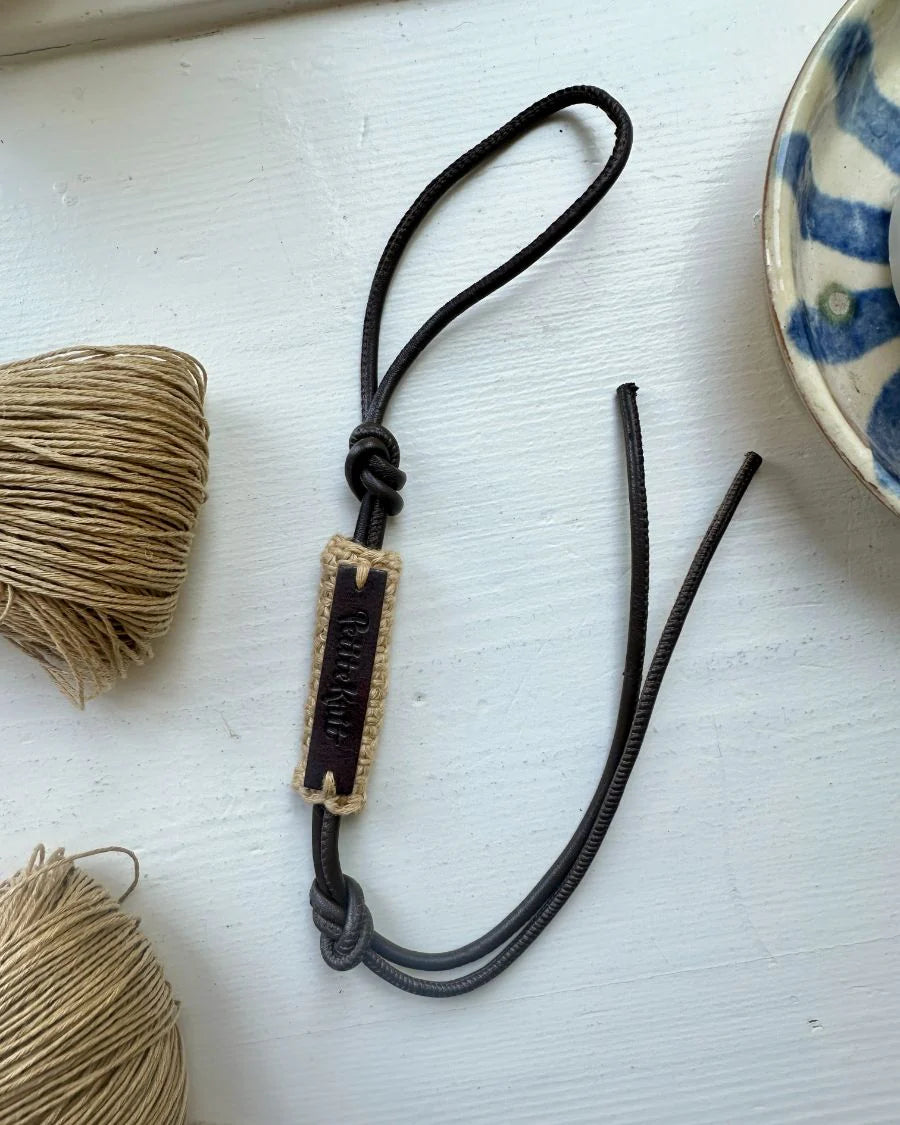 Bag charm - Dark Brown - Porte-clé de sac Petiteknit