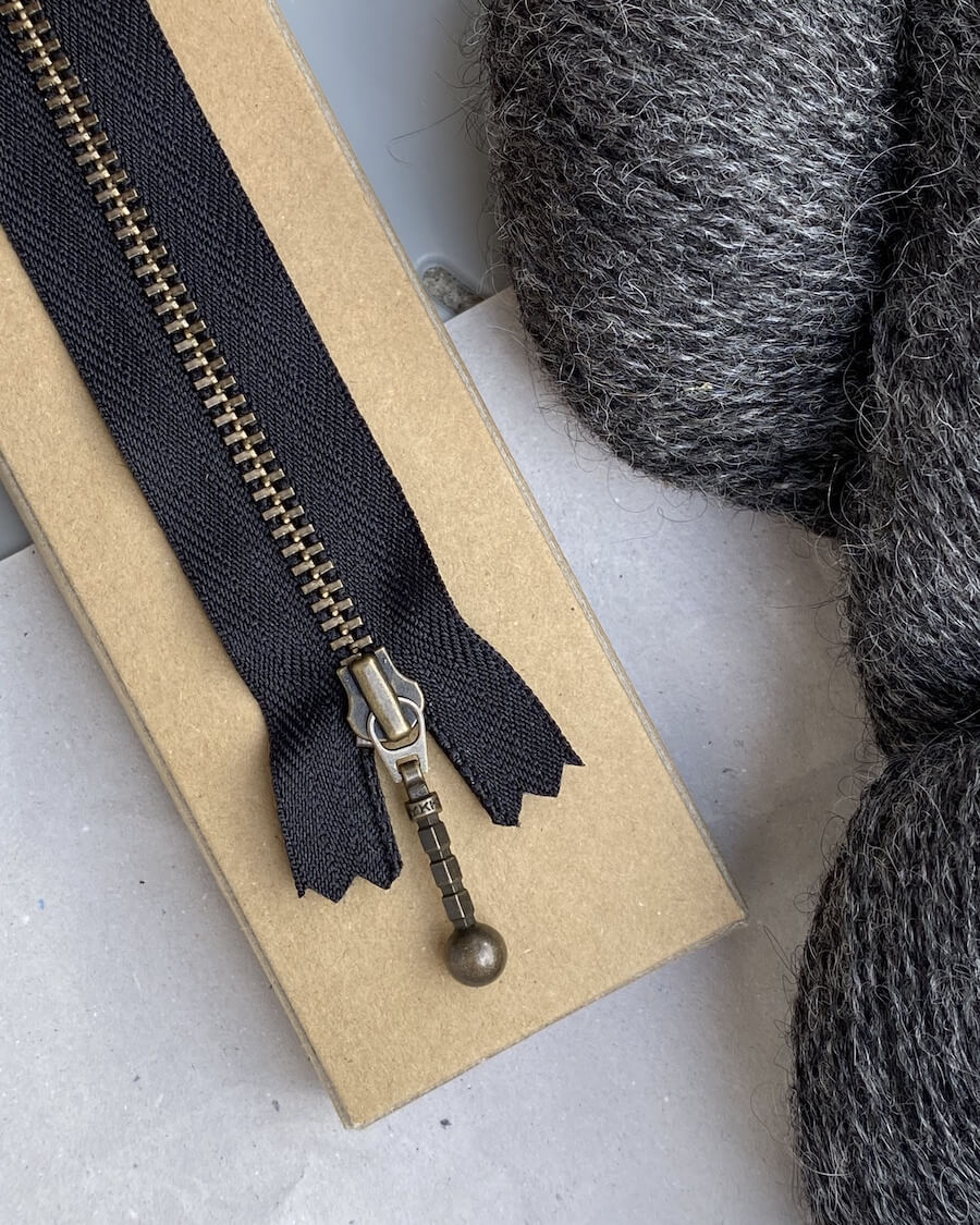 Black - 17 cm