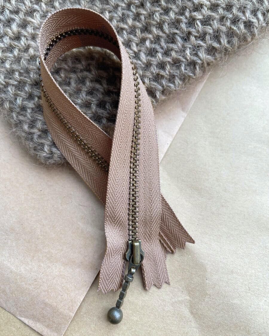 Hazelnut - 23 cm