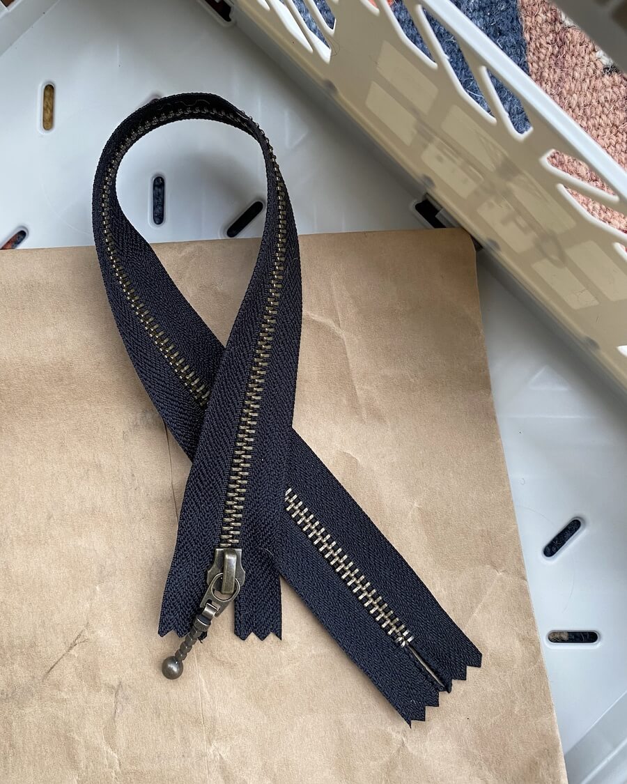 Black - 35 cm
