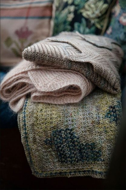 52 Weeks of Shawl par Laine Magazine - Livre tricot anglais