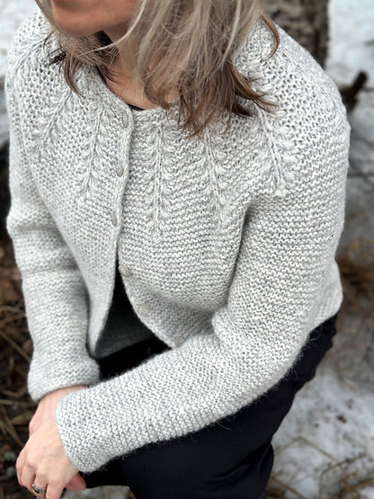 Kit de tricot - Raunioiset Cardigan par Suvi | Wallebeck Wool