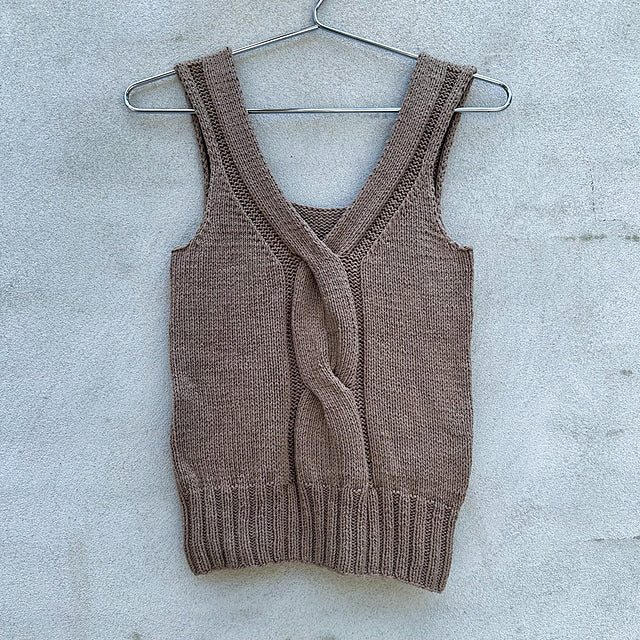 Kit de tricot - Twisted V-top par Knitting For Olive