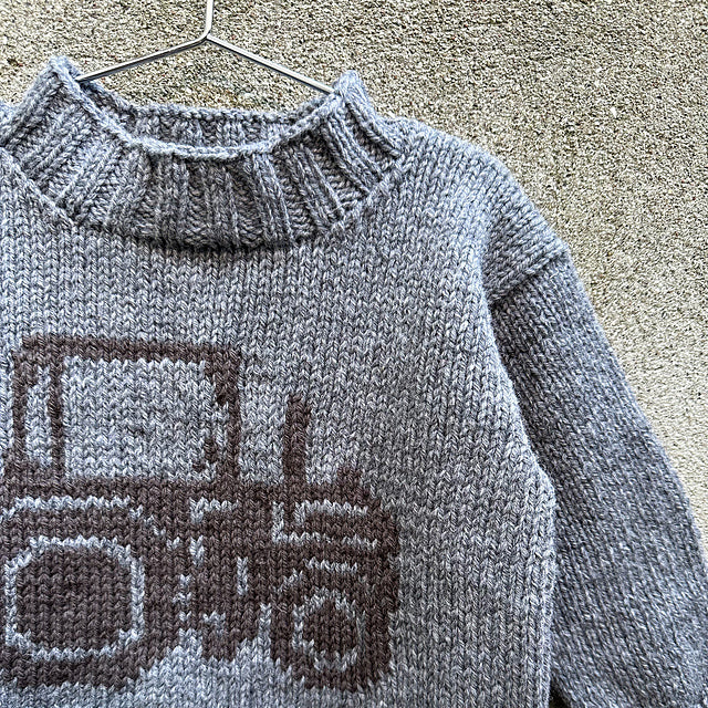 Kit de tricot - Tractor Sweater par Knitting For Olive