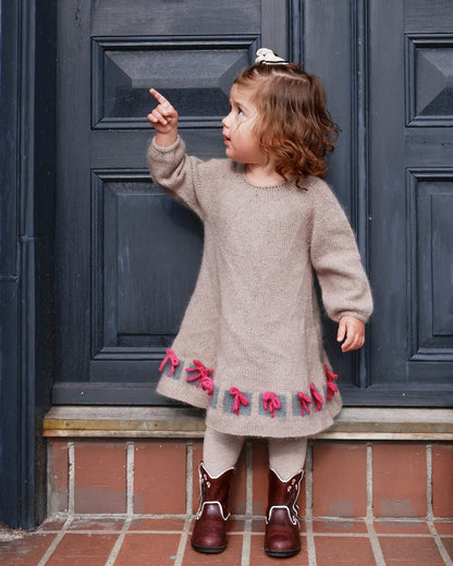 Kit de tricot - Christmas Morning Dress par Knitting For Olive