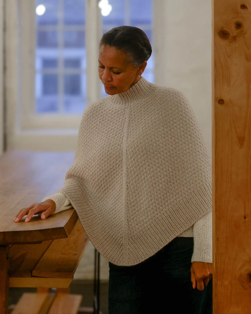 Kit de tricot - Elvira Poncho par Knitting For Olive