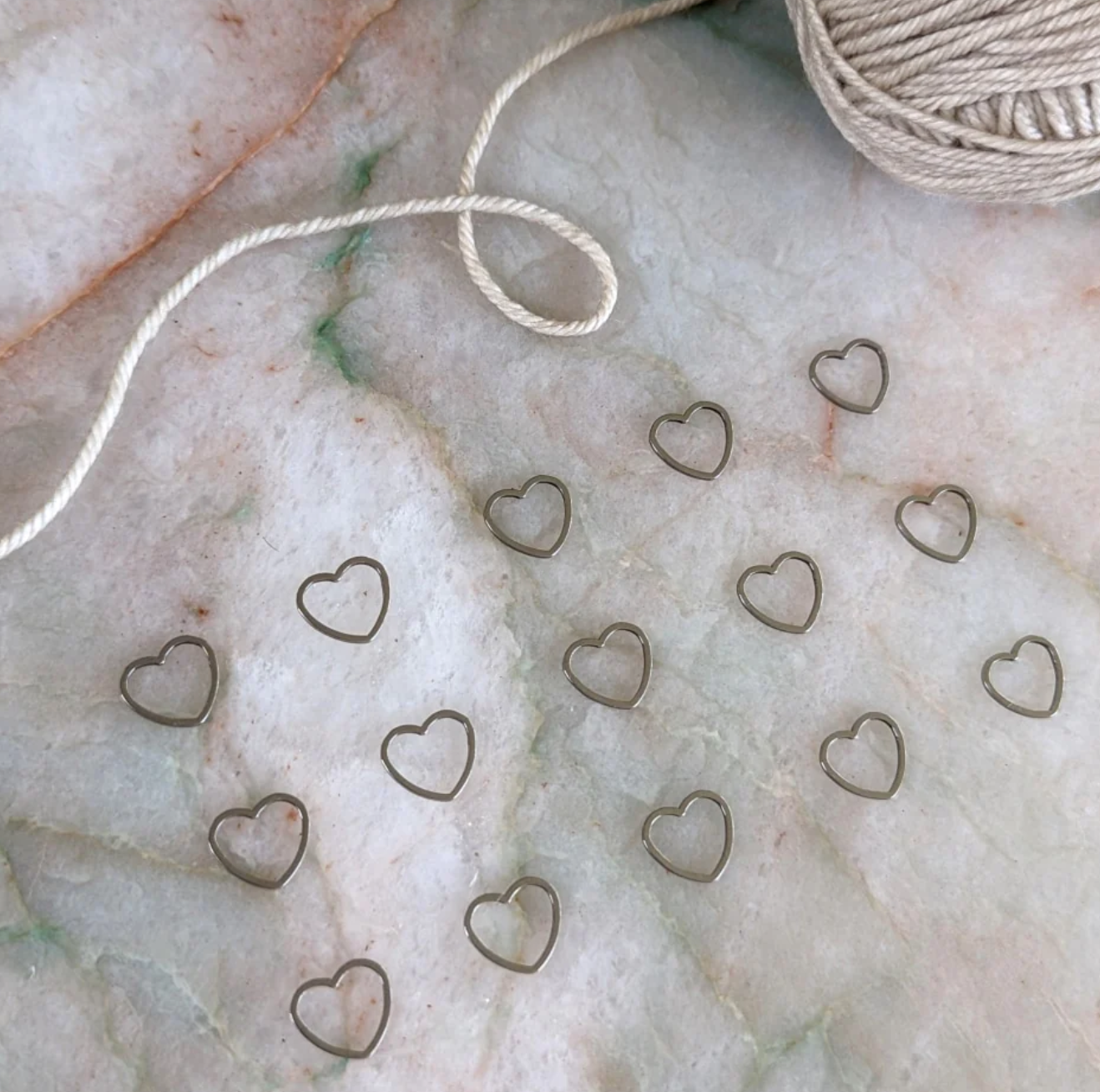 Maple Threads Stitch Markers - Thread & Maple – La Maillerie