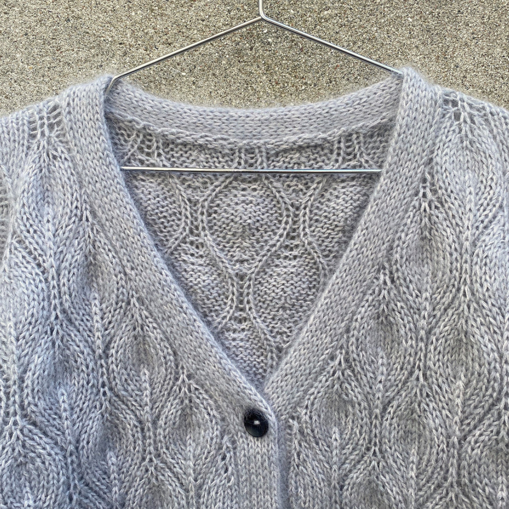 OLIVE CARDIGAN V-NECK - Patron Anglais par Knitting For Olive - Format Papier
