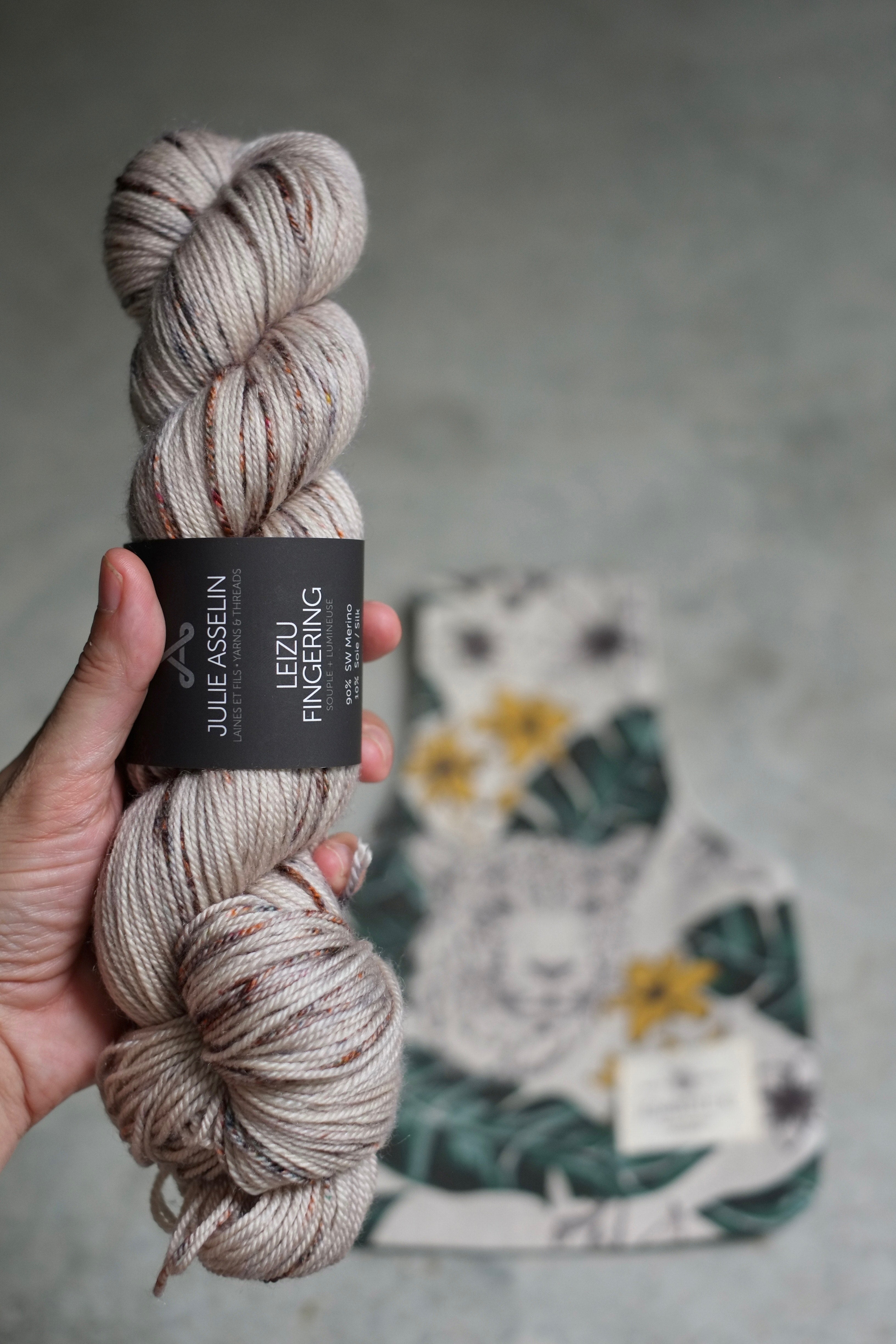 Leizu Fingering - Julie Asselin