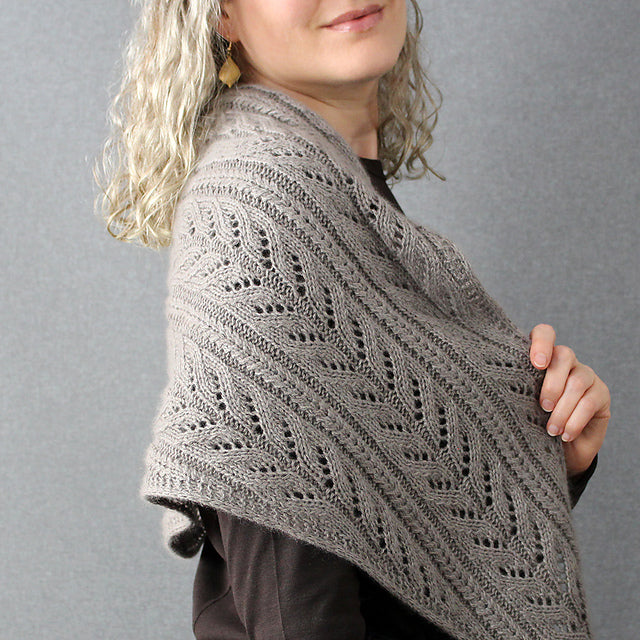 Kit de tricot - Fern Field Wrap par Lisa Hannes