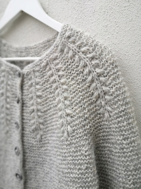Kit de tricot - Raunioiset Cardigan par Suvi | Wallebeck Wool