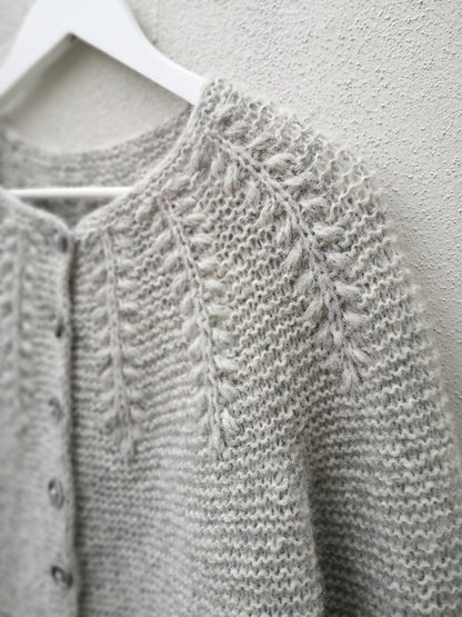 Kit de tricot - Raunioiset Cardigan par Suvi | Wallebeck Wool