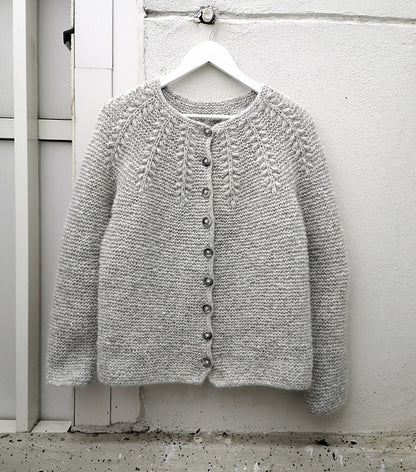 Kit de tricot - Raunioiset Cardigan par Suvi | Wallebeck Wool