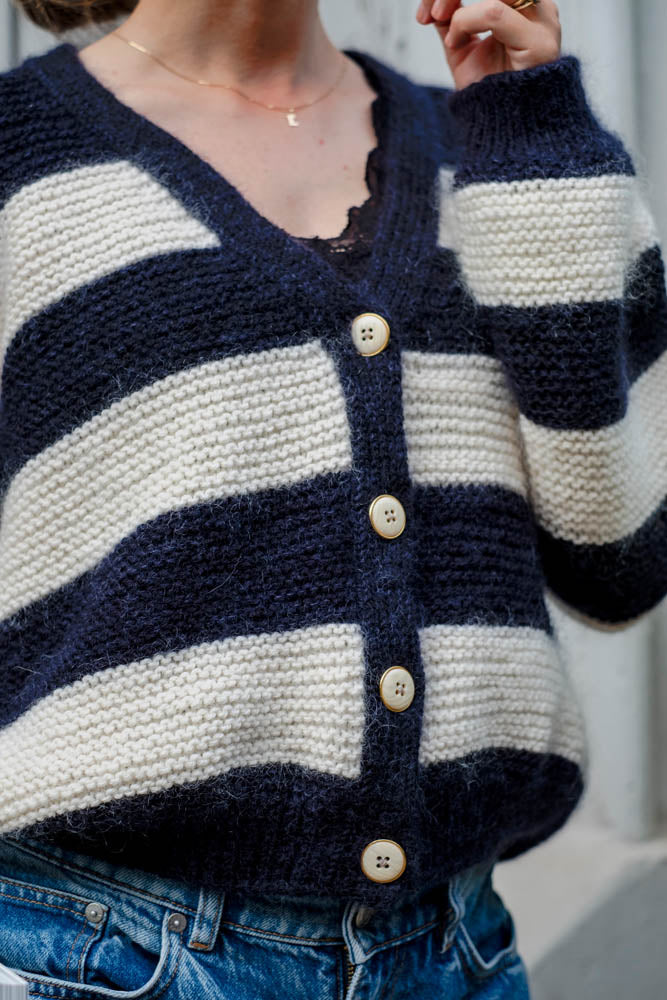 Knits to Wear: Effortless Patterns par Kutova Kika - Livre tricot anglais