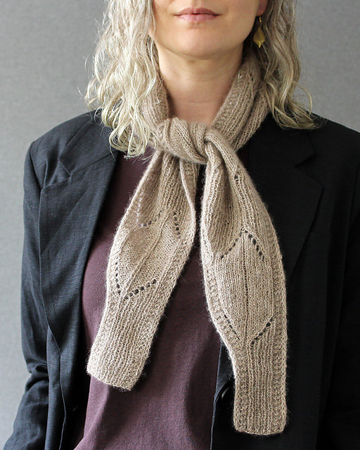 Kit de tricot - Pinecone Scarf par Lisa Hannes