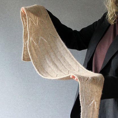 Kit de tricot - Pinecone Scarf par Lisa Hannes