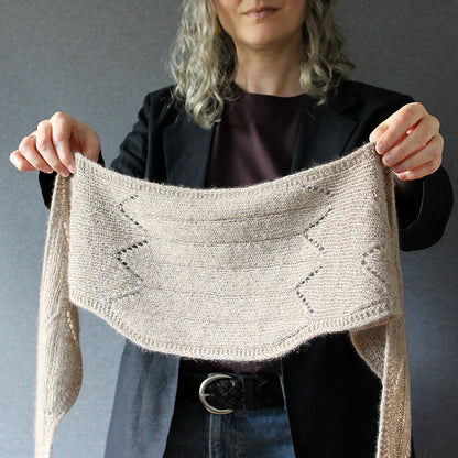 Kit de tricot - Pinecone Scarf par Lisa Hannes