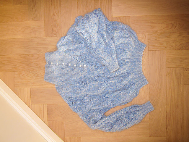 Kit de tricot - Sandok Cable Sweater par Tuva Sandok