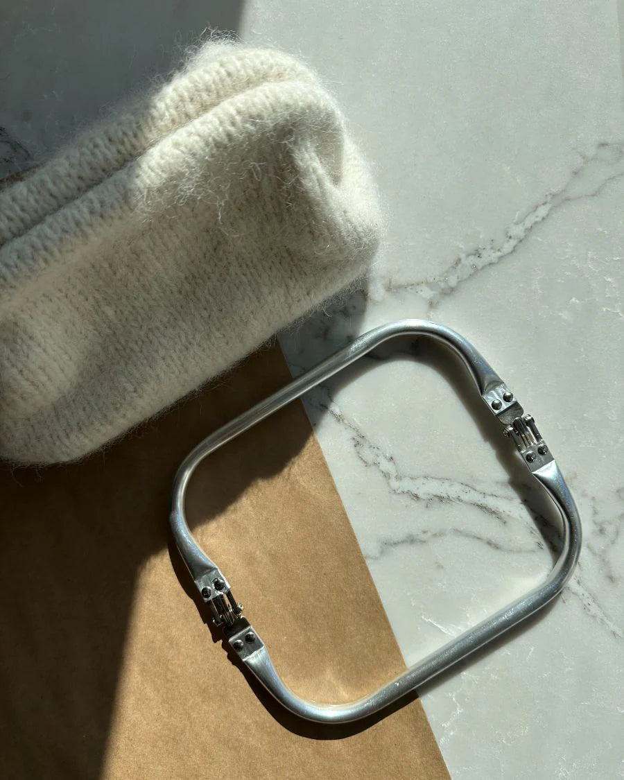 Frame for small clutch - Armature pour petite pochette - Petiteknit