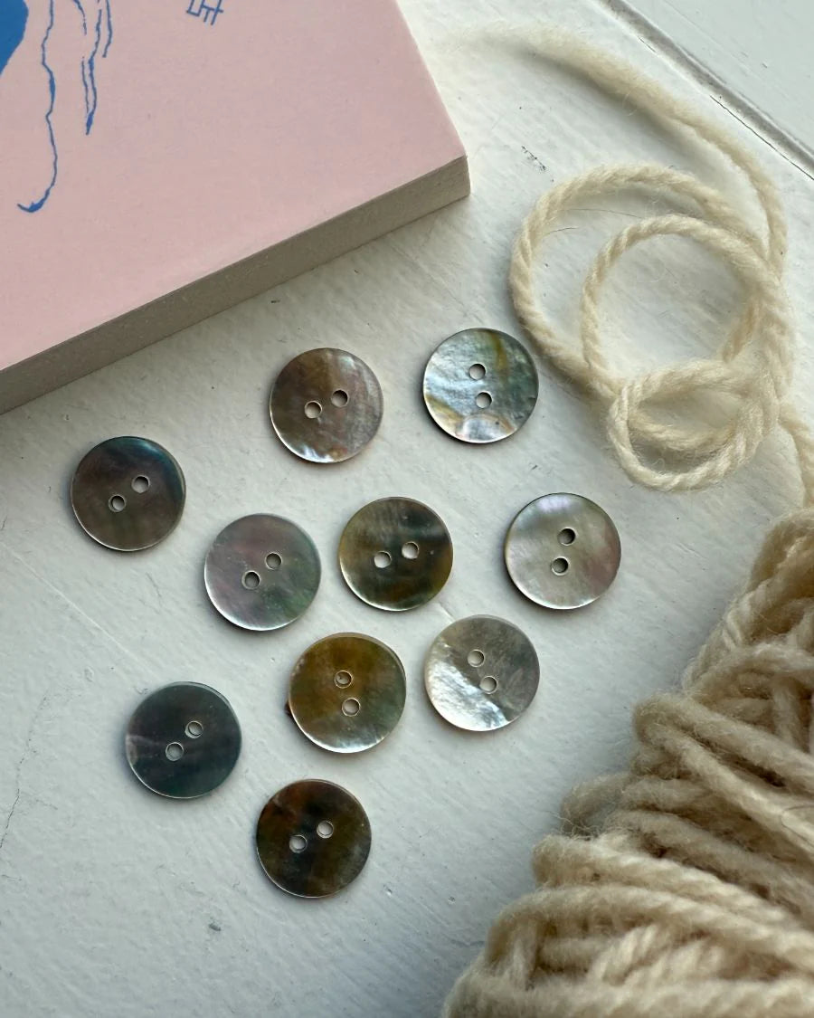 Mother of pearl buttons Ø15 mm - Petiteknit Boutons