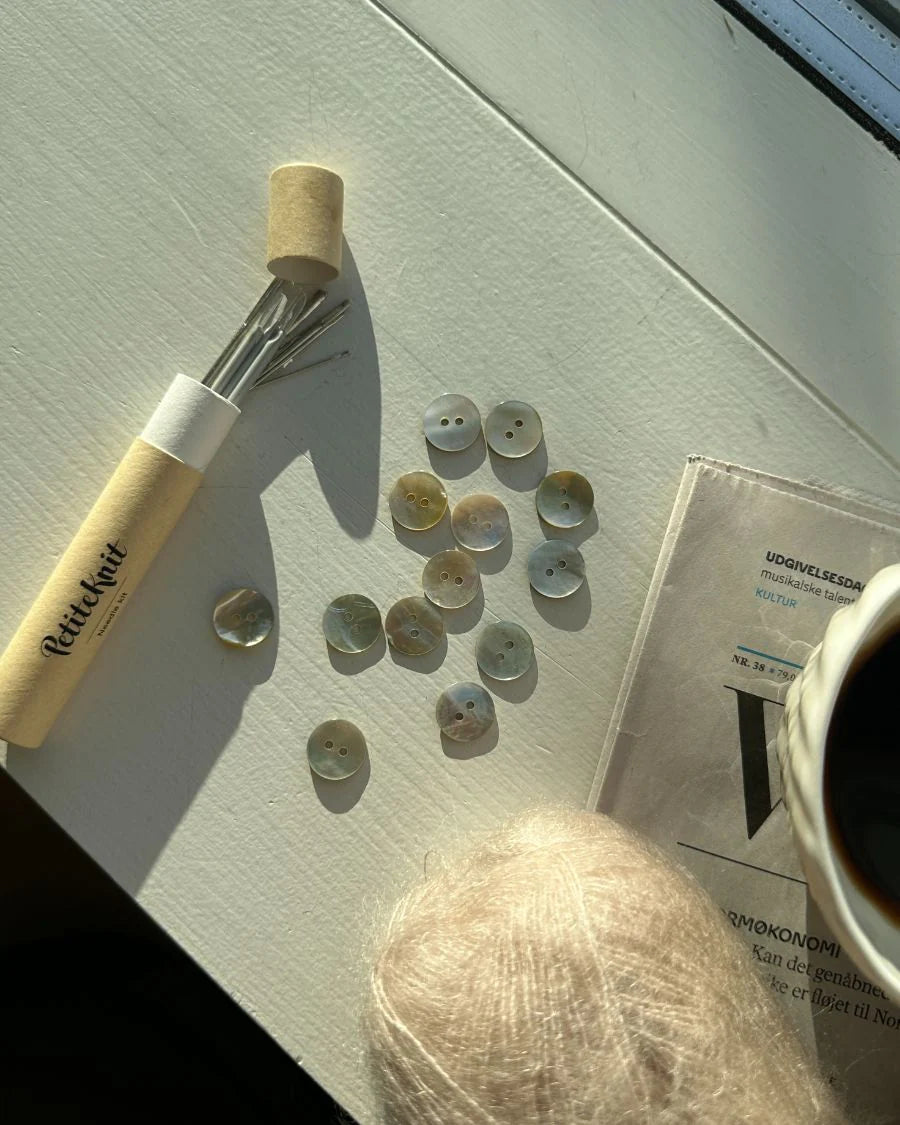 Mother of pearl buttons Ø15 mm - Petiteknit Boutons