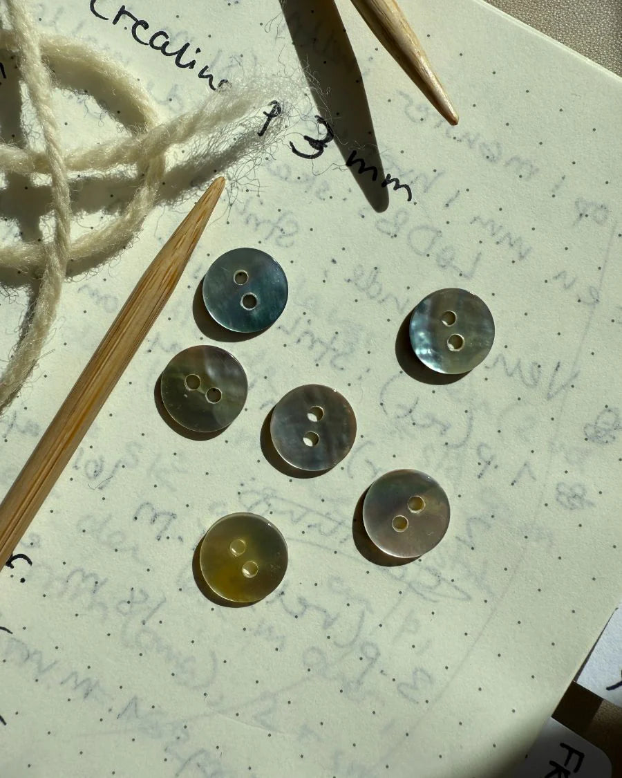 Mother of pearl buttons Ø11.4 mm - Petiteknit Boutons
