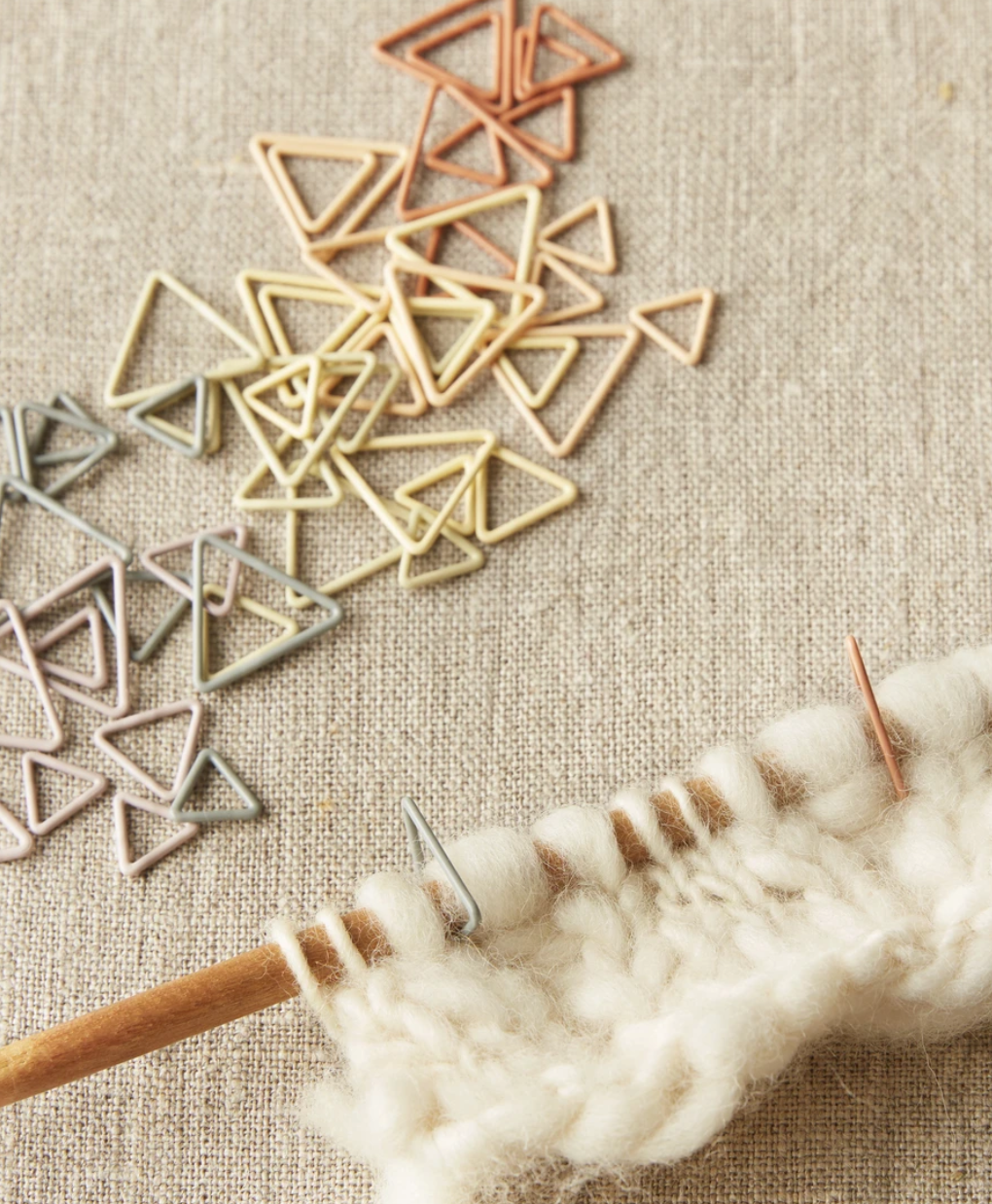 Marqueurs de points triangulaires tons de terre / Triangle Stitch Markers - Earth Tones