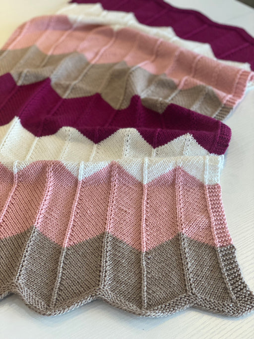 Kit Prêt-à-tricoter - Couverture Bébé Chevron - Patron inclus!