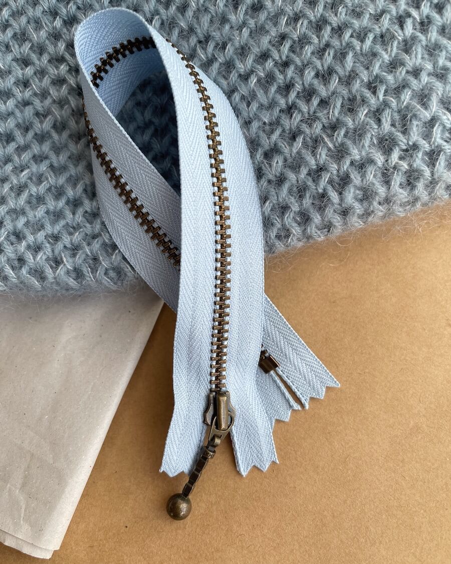 Ice Blue - 23 cm