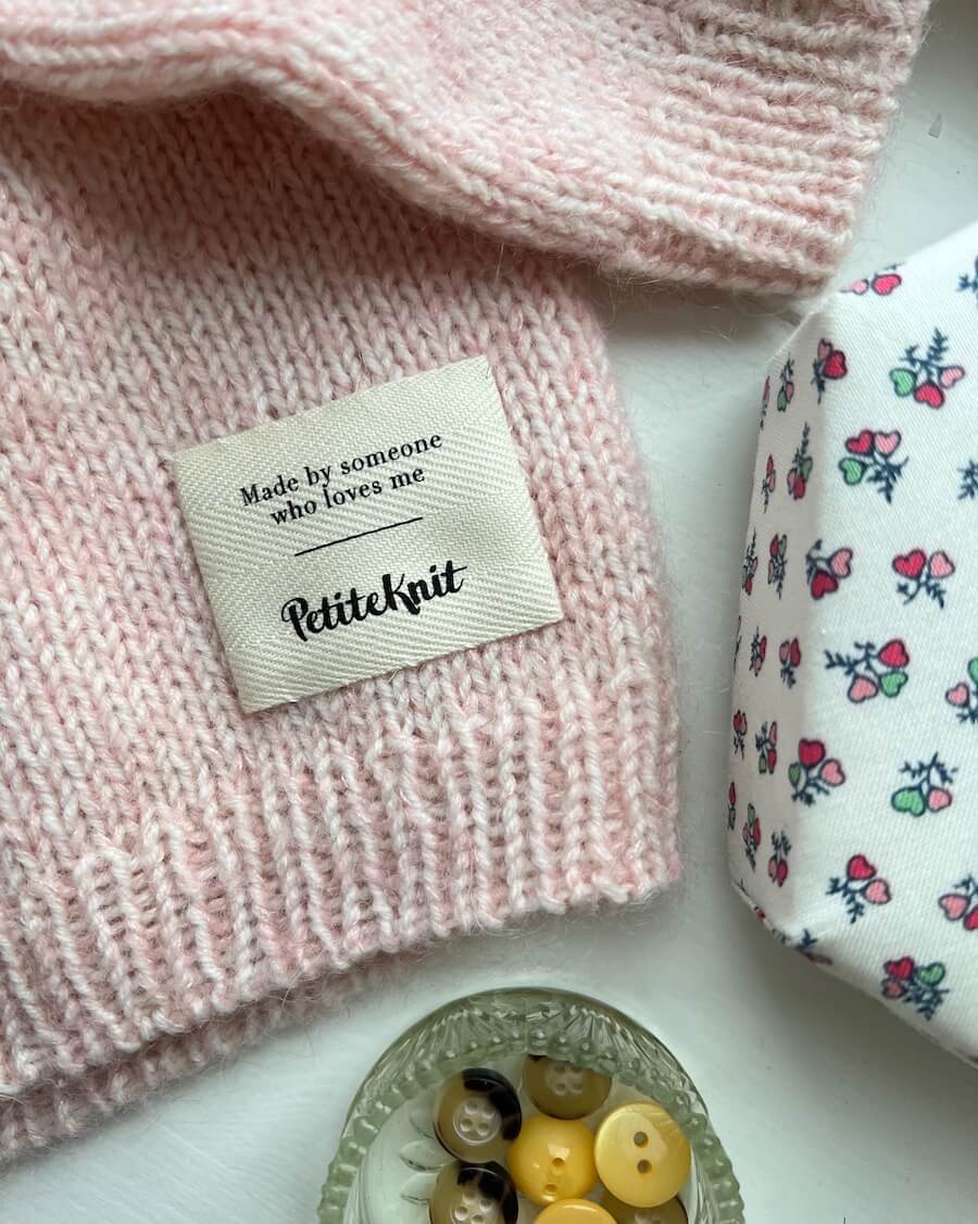 Étiquette &quot;Made by someone who loves me&quot; - PetiteKnit