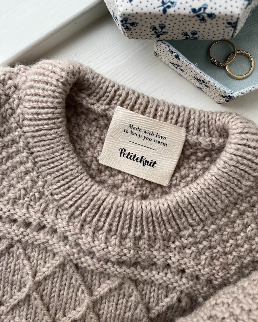 Étiquette &quot;Made with love to keep you warm &quot; - Petiteknit