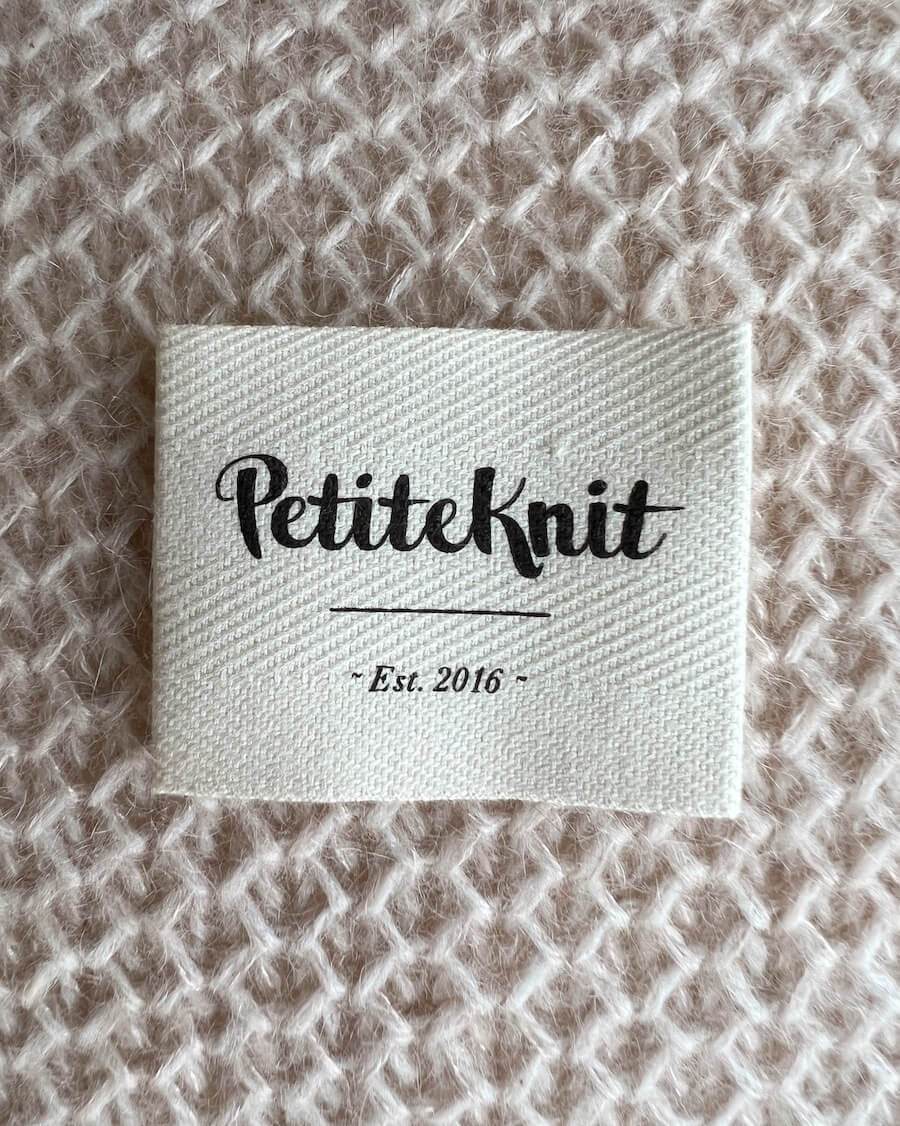 Étiquette &quot; PetiteKnit - Est. 2016 &quot;